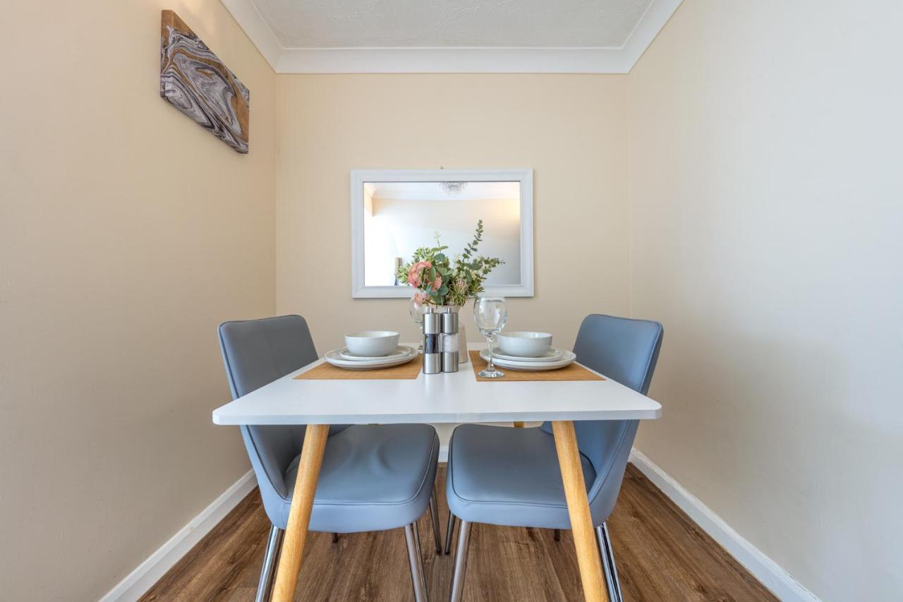 Grange Studio Apartment - Heathrow Стейнс Экстерьер фото