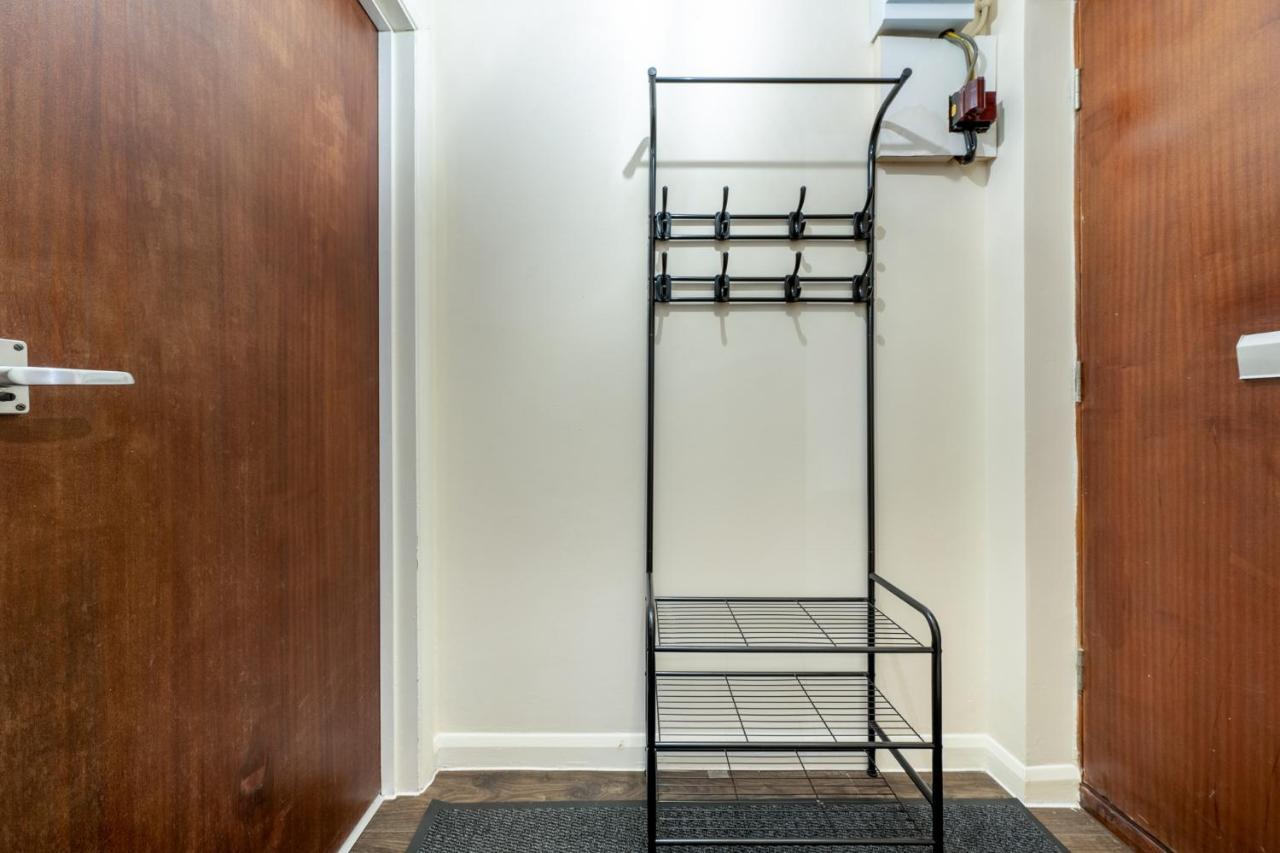 Grange Studio Apartment - Heathrow Стейнс Экстерьер фото