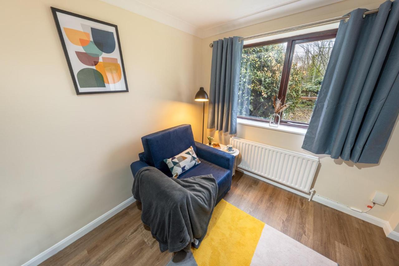 Grange Studio Apartment - Heathrow Стейнс Экстерьер фото